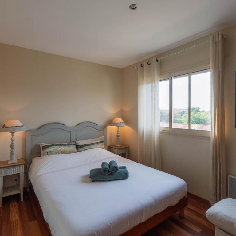 Villa Testerine, à côté du port, à 5 mn des plages - Three-Bedroom Villa - 11