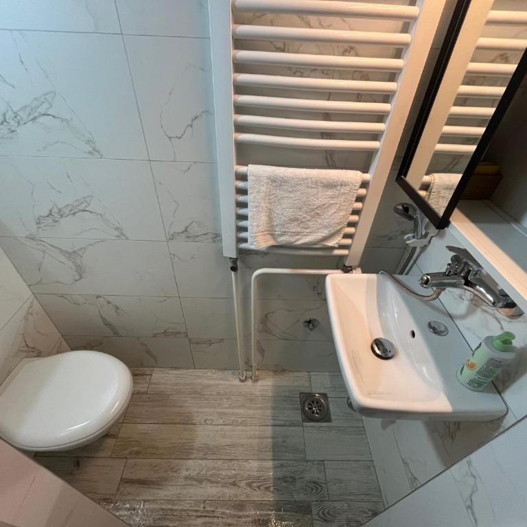 Studio MB - One-Bedroom Apartment - 9
