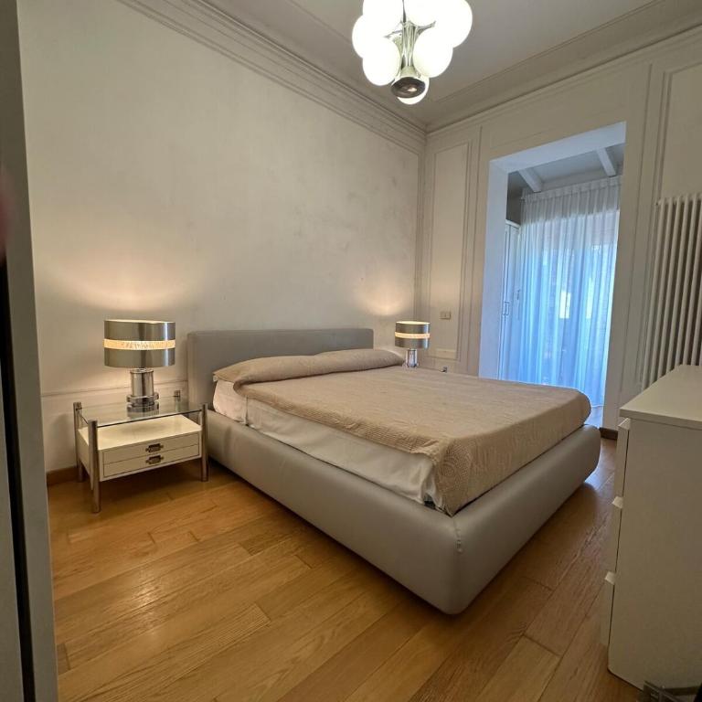 Sea view design apartment in centre - One-Bedroom Apartment - 12
