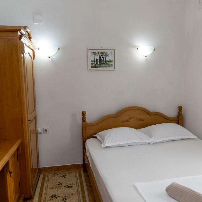 Villa Duraku - Deluks Dvokrevetna Soba sa Bračnim Krevetom i Balkonom - 8