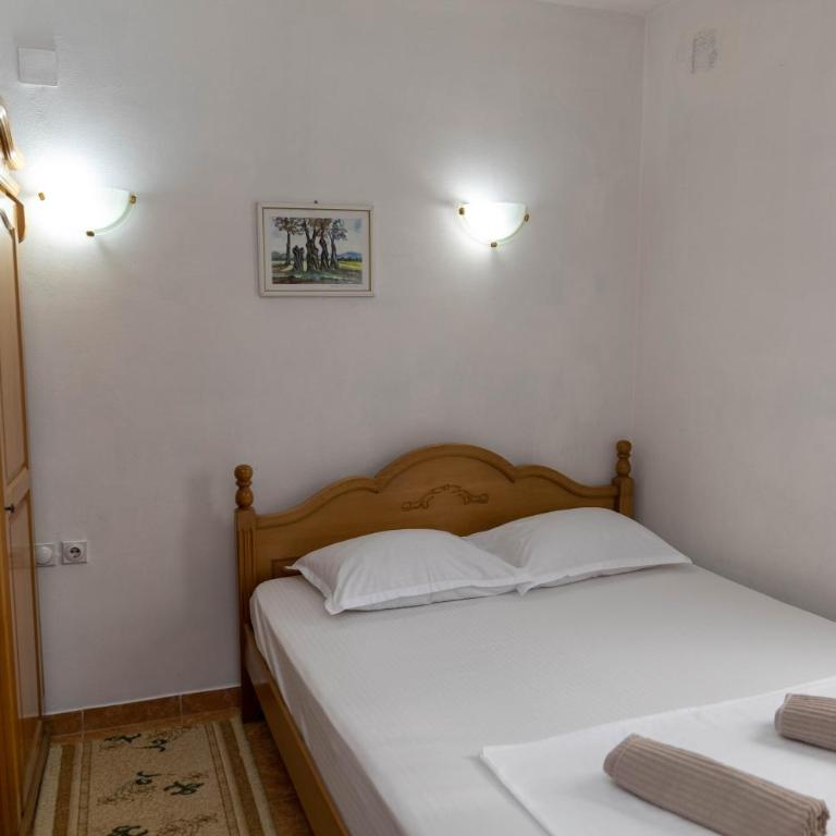 Villa Duraku - Deluks Dvokrevetna Soba sa Bračnim Krevetom i Balkonom - 10