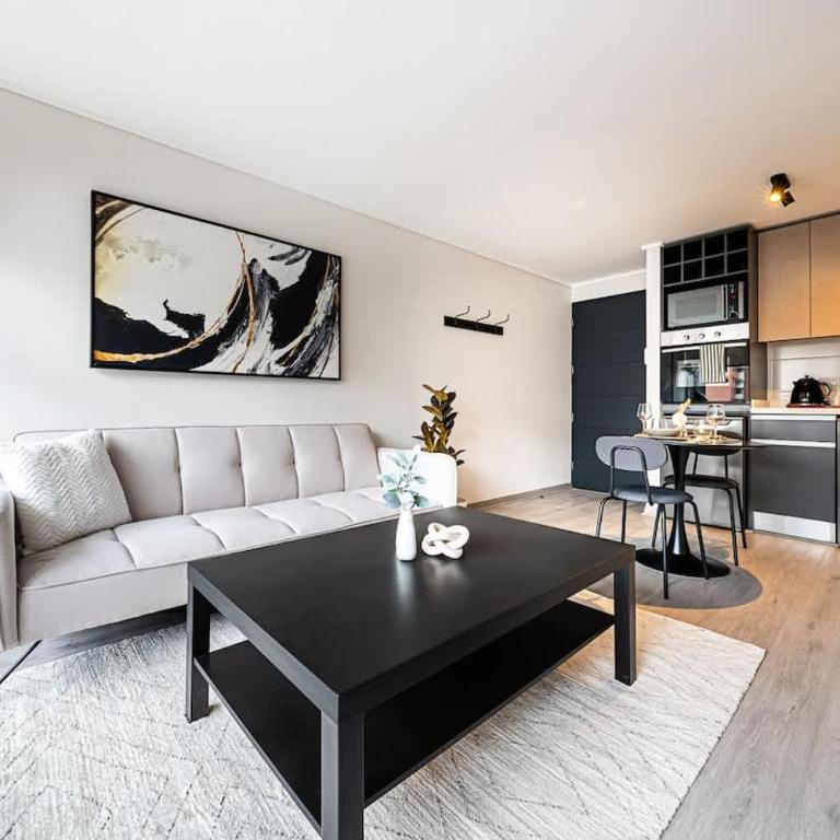 HT Luminoso Departamento con Terraza WIFI - Apartment - 3