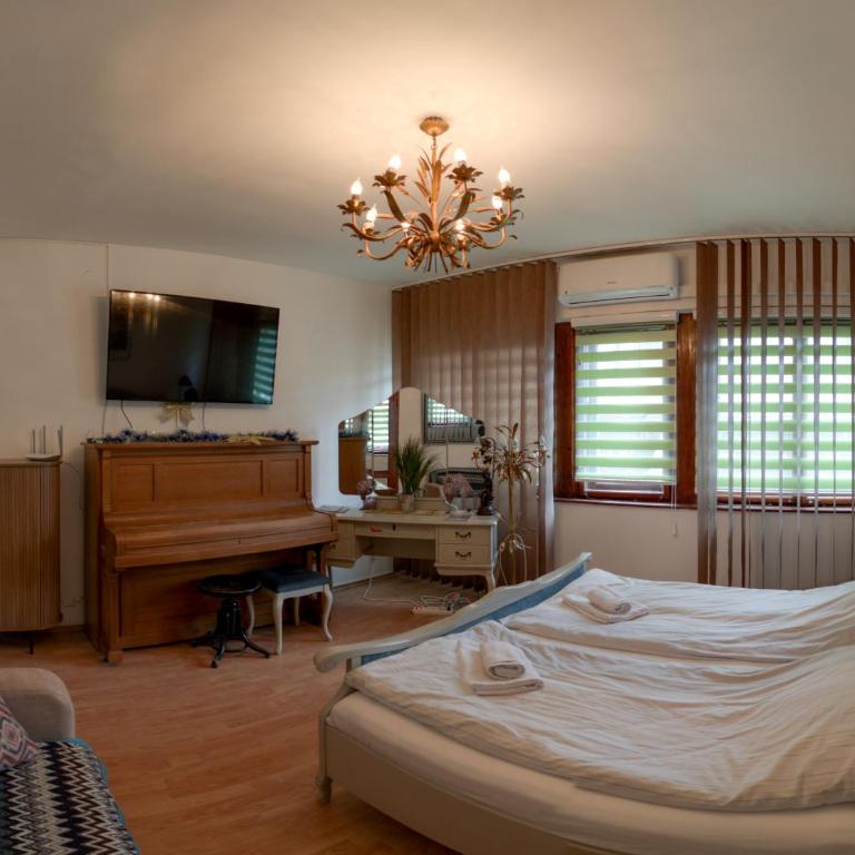 Pink Houdini Home - Suite - 7