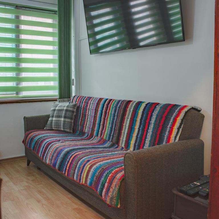 Pink Houdini Home - Triple Room with Private Bathroom - 11