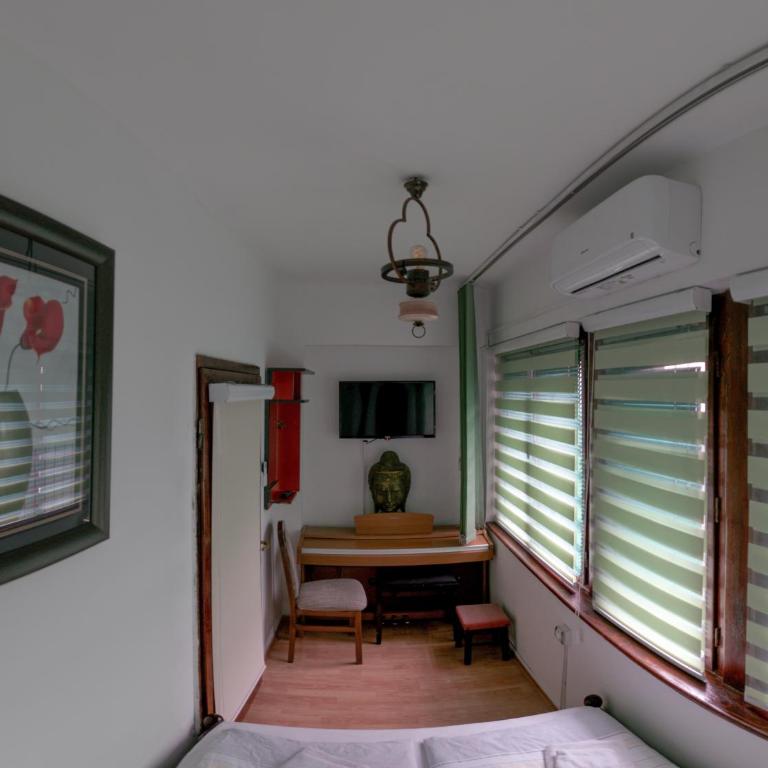 Pink Houdini Home - Budget Double Room - 15