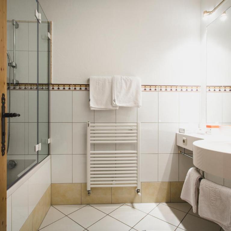 Hotel Schwarzer Adler - Sport & Spa - Basic Doppelzimmer - 1
