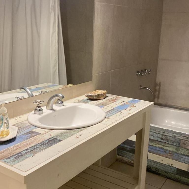 Casa Quinta En mercedes hasta 10 personas en 3 dormitorios, con Pileta - Casa con 1 dormitorio - 5