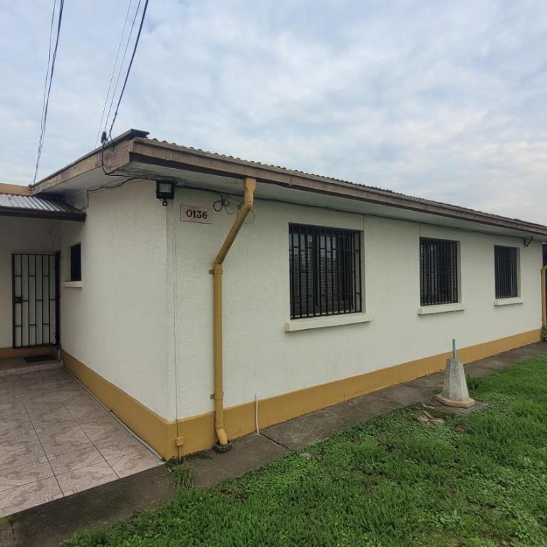 Amplia casa 7 personas 2 cocheras - Casa con 1 dormitorio - 4