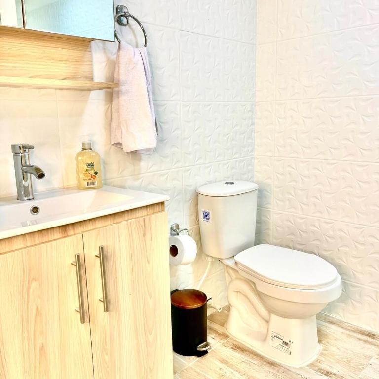 Digital nomads, everything close Ac Wi-fi fast - One-Bedroom Apartment - 6