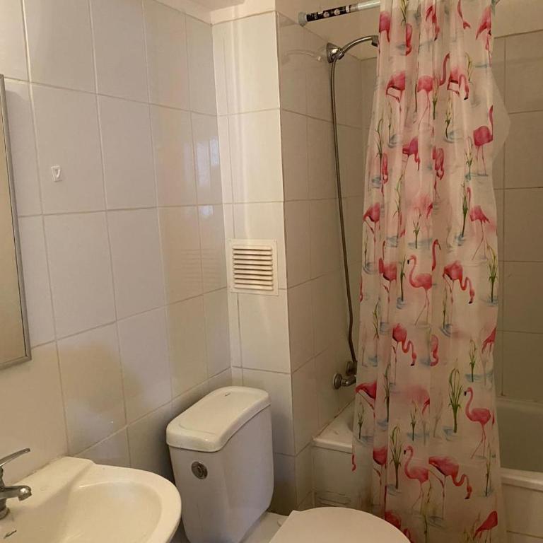 Departamento amoblado en condominio 3H 2B - Apartamento de 1 dormitorio - 3