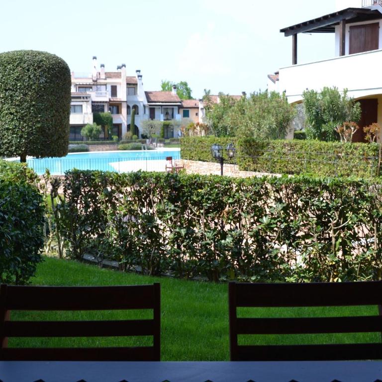 Cozy Garden Flat by Lake - One-Bedroom Apartment - 15