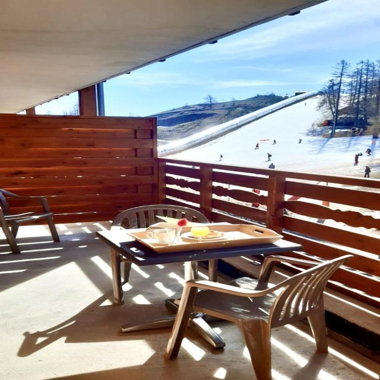 Apartment on the foot of slopes in Guillaumes - Apartamento - 4