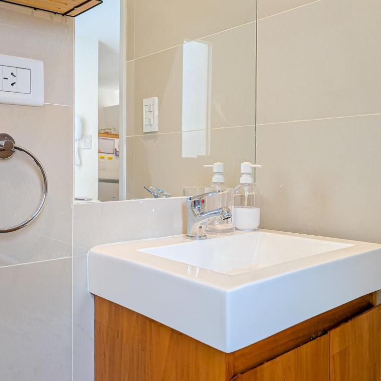 Frente al sanatorio de la mujer - totalmente equipado y con balcon - Apartamento de 1 dormitorio - 9