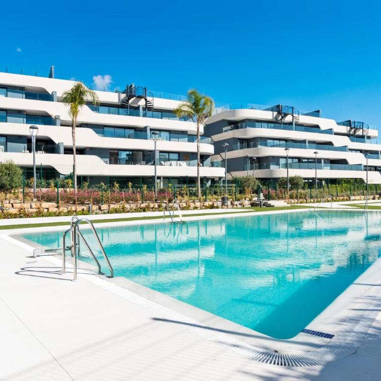 Casa Oasis Estepona Garden & BBQ - Three-Bedroom Apartment - 1