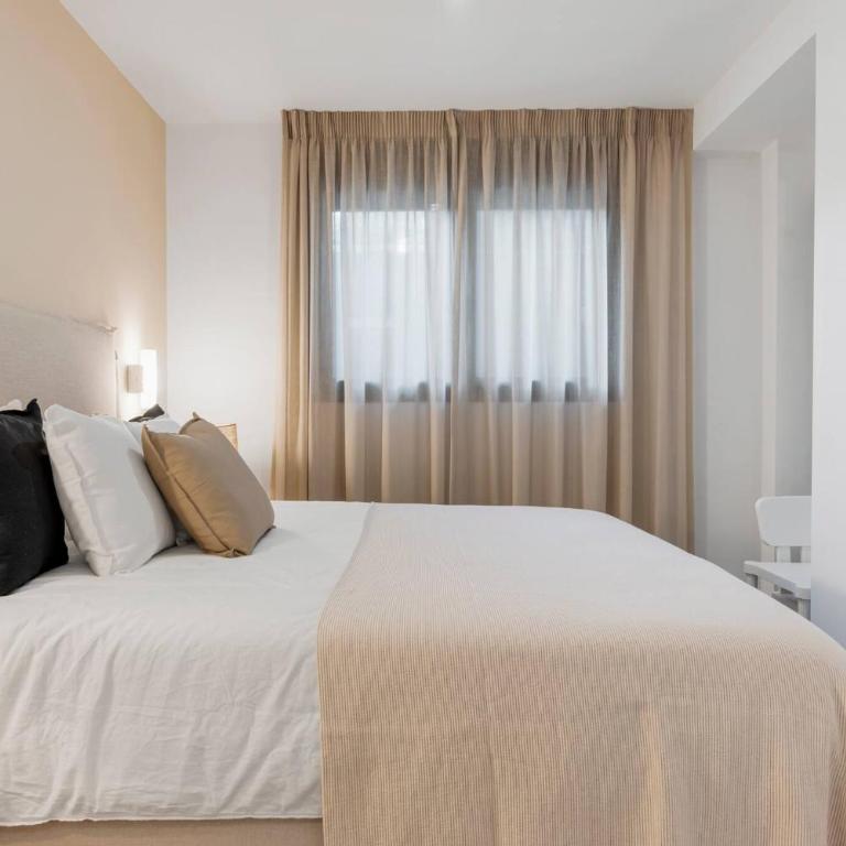 Casa Oasis Estepona Garden & BBQ - Three-Bedroom Apartment - 15
