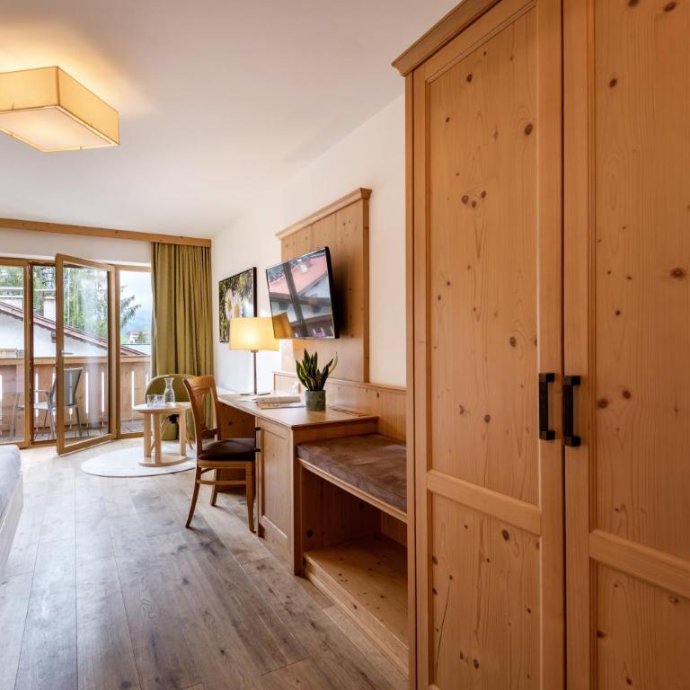 Alpen Glück Hotel Kirchberger Hof - Familienzimmer (2 Erwachsene + 2 Kinder) - 7