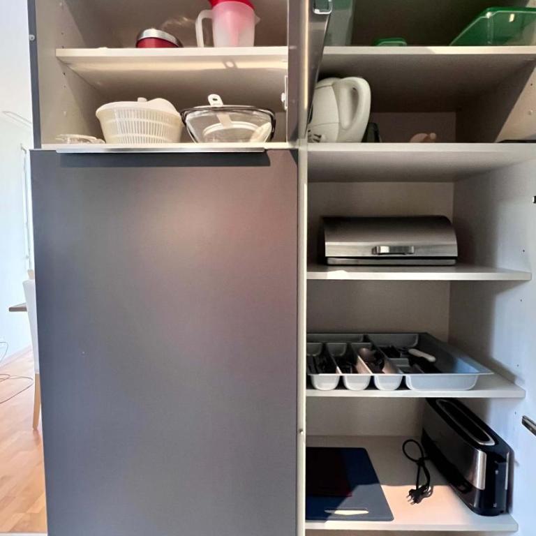 178 Good location spacious and free parking included - Apartment - 16