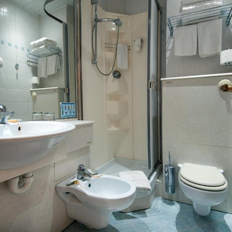 Ecoresort Le Sirene - Caroli Hotels - Camera Tripla Standard - 9