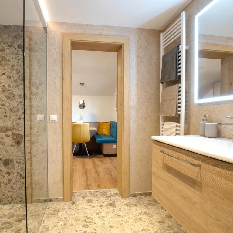 Apartment MarLen - Apartment mit 1 Schlafzimmer, Balkon und Bergblick - 6