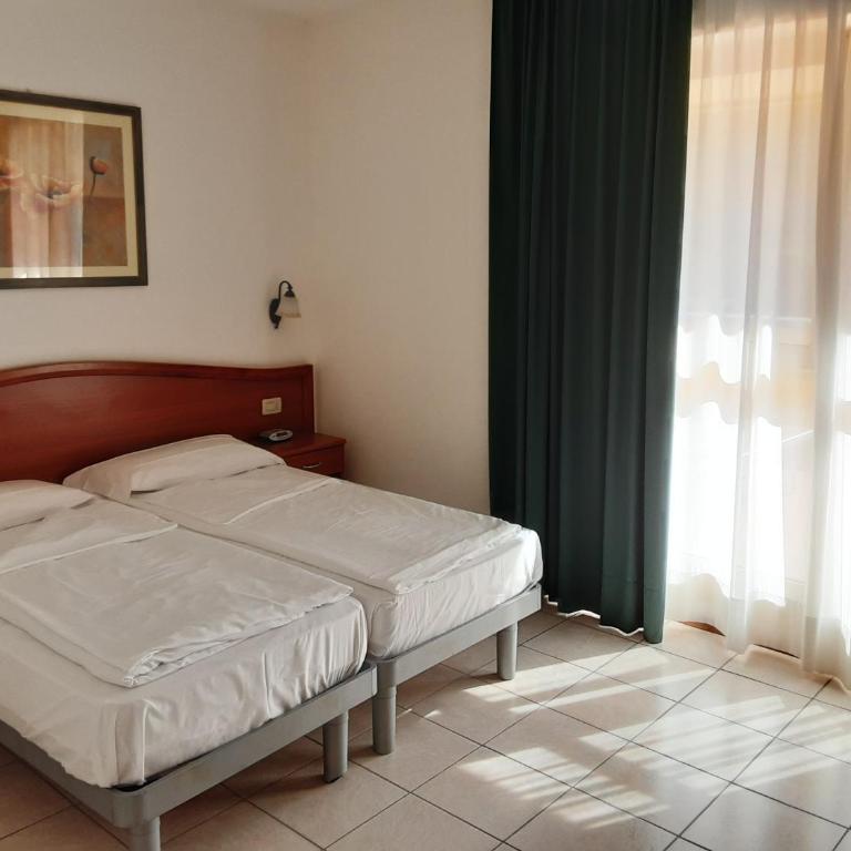 Hotel Florida - Camera Familiare Superior - 3