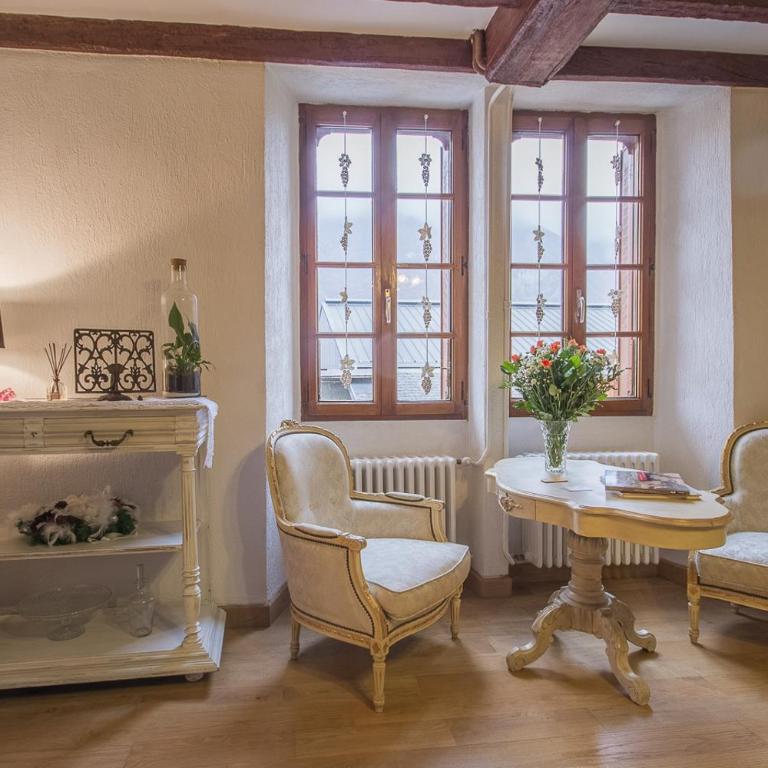 Chez sylvie et guy rose & jaune - Suite - 1
