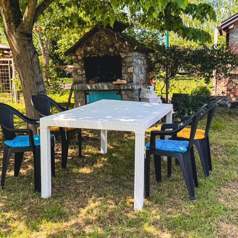 Guest House Seka - Three-Bedroom House - 19