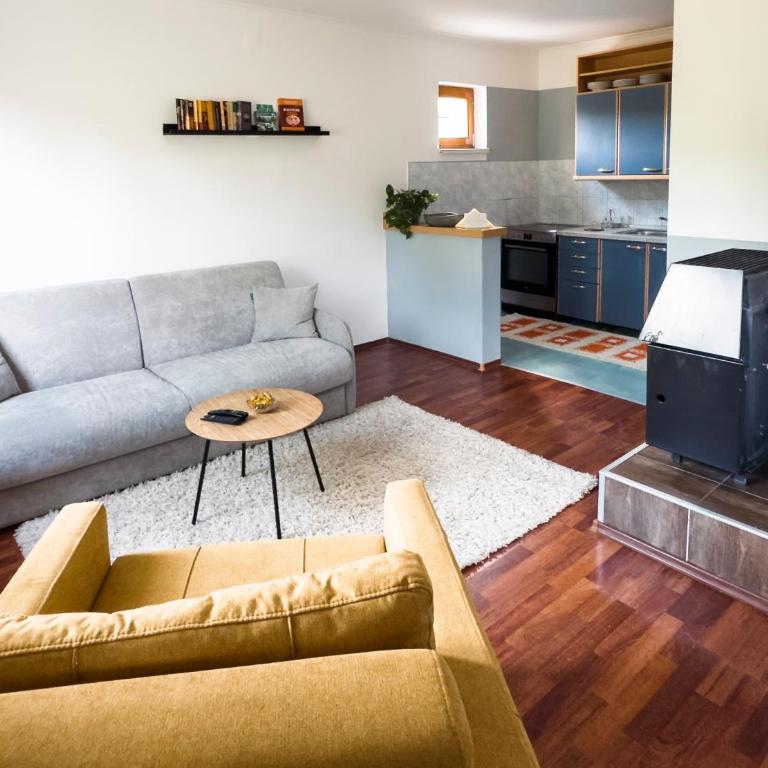 Guest House Seka - Three-Bedroom House - 14