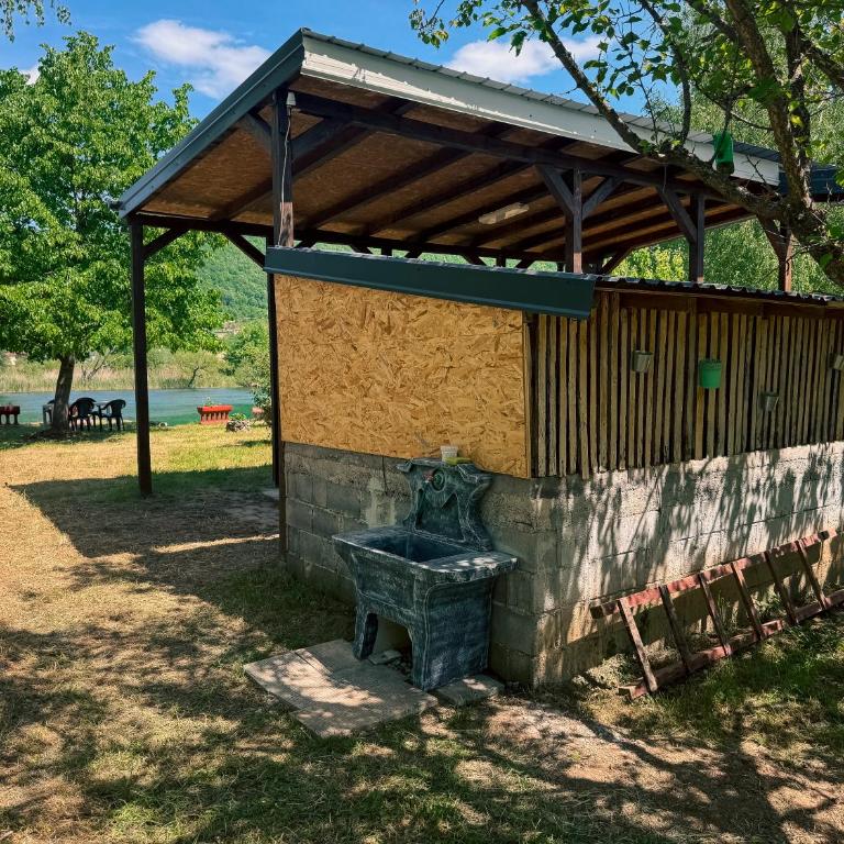 Guest House Seka - Three-Bedroom House - 18