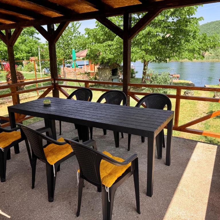 Guest House Seka - Three-Bedroom House - 17