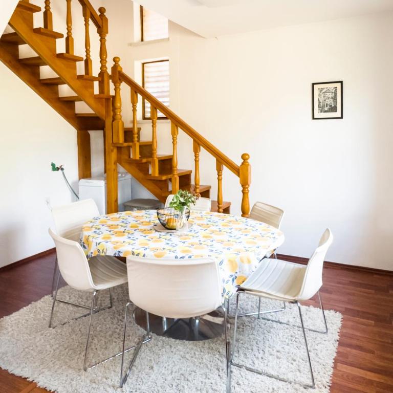 Guest House Seka - Three-Bedroom House - 4