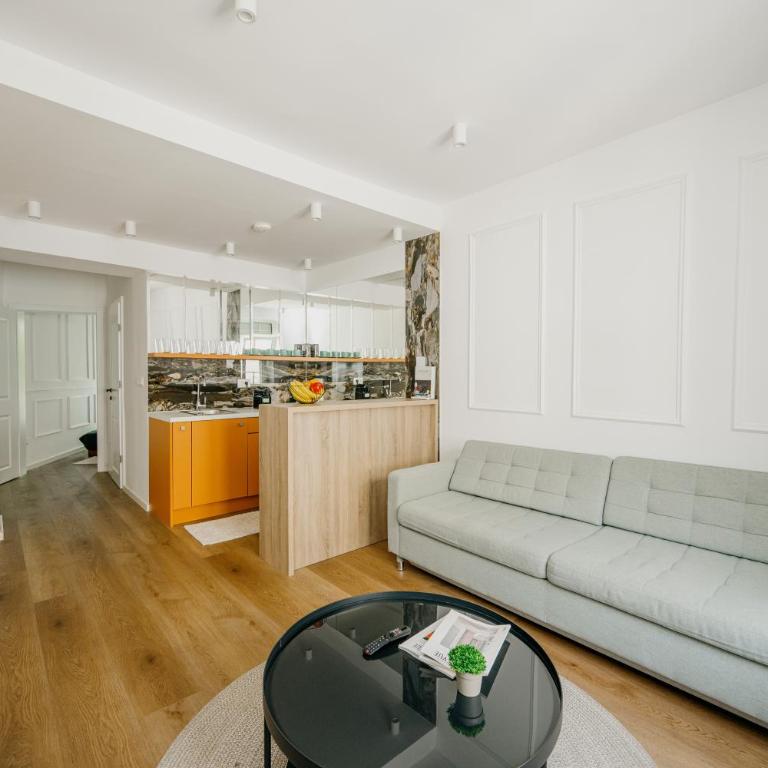 City Center Design Apartments - Apartment with Balcony - 7