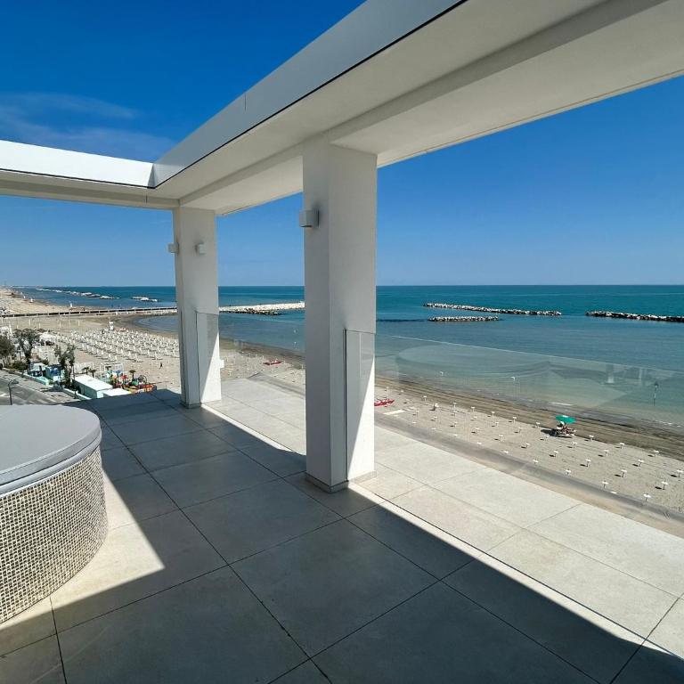 Miami Suite - Suite con Vasca Idromassaggio e Vista Mare - 2