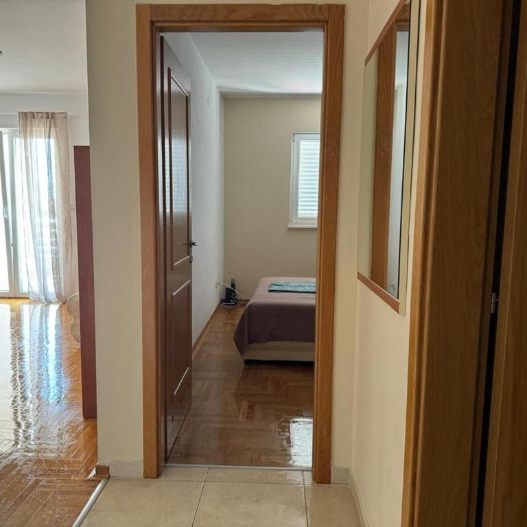 MonteBudva - One-Bedroom Apartment with Balcony - 3