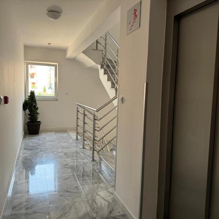 MonteBudva - One-Bedroom Apartment with Balcony - 5
