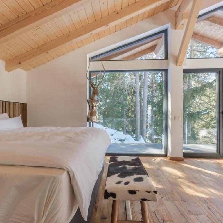 Luxury chalet with panoramic views, sauna, hot tub & cinema - Chalet - 2