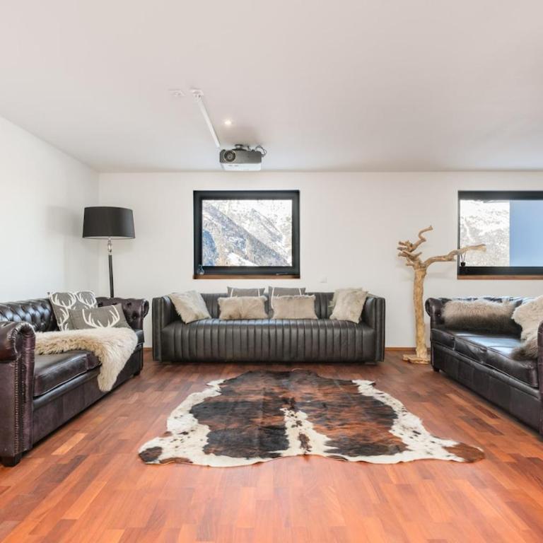 Luxury chalet with panoramic views, sauna, hot tub & cinema - Chalet - 8