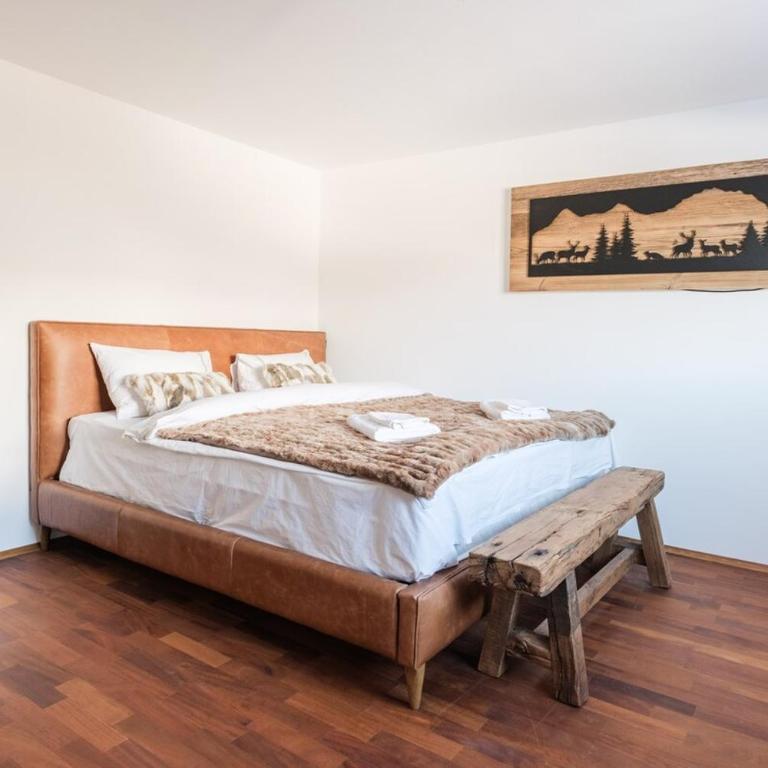 Luxury chalet with panoramic views, sauna, hot tub & cinema - Chalet - 10