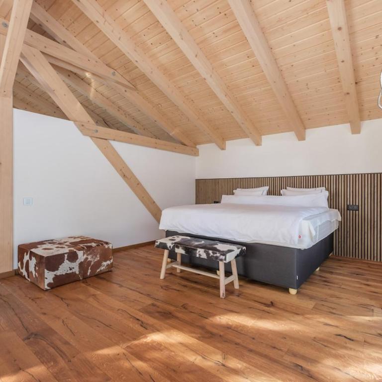 Luxury chalet with panoramic views, sauna, hot tub & cinema - Chalet - 17