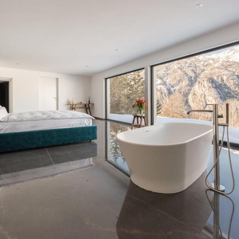 Luxury chalet with panoramic views, sauna, hot tub & cinema - Chalet - 18