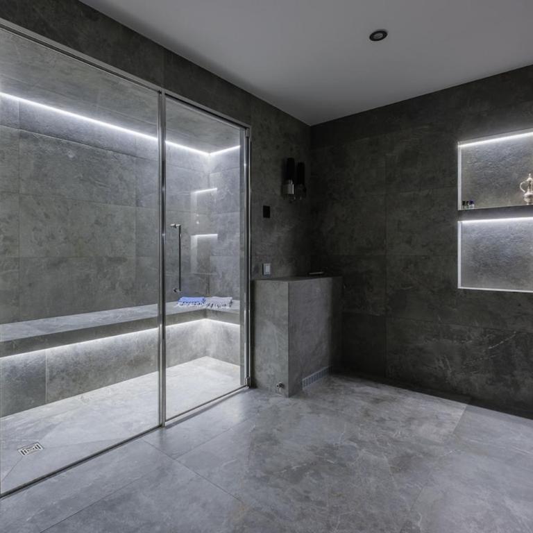 Luxury chalet with panoramic views, sauna, hot tub & cinema - Chalet - 20