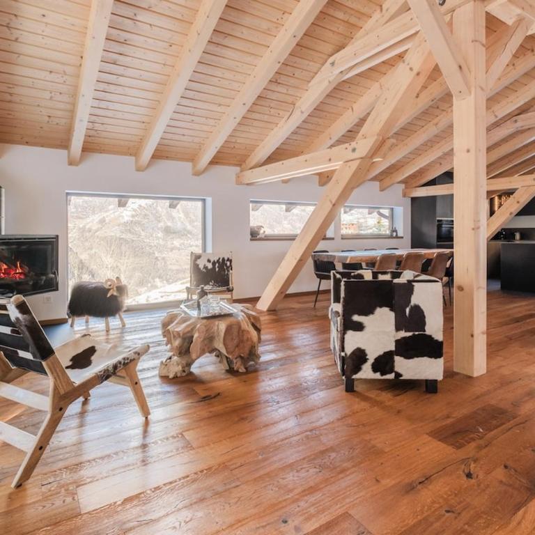 Luxury chalet with panoramic views, sauna, hot tub & cinema - Chalet - 33