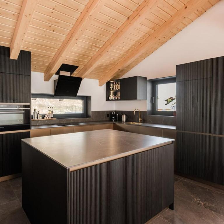 Luxury chalet with panoramic views, sauna, hot tub & cinema - Chalet - 37