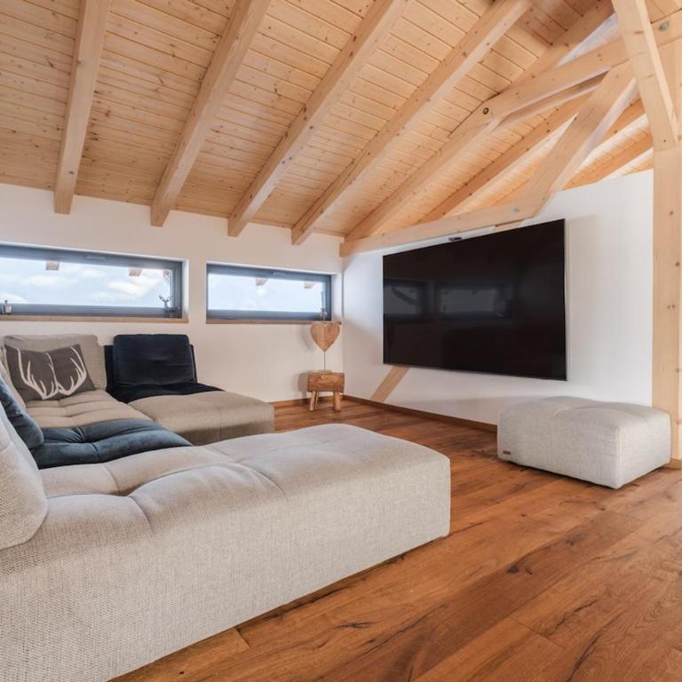 Luxury chalet with panoramic views, sauna, hot tub & cinema - Chalet - 48