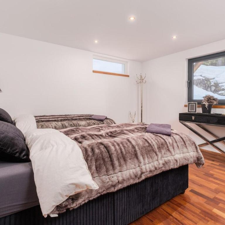 Luxury chalet with panoramic views, sauna, hot tub & cinema - Chalet - 49