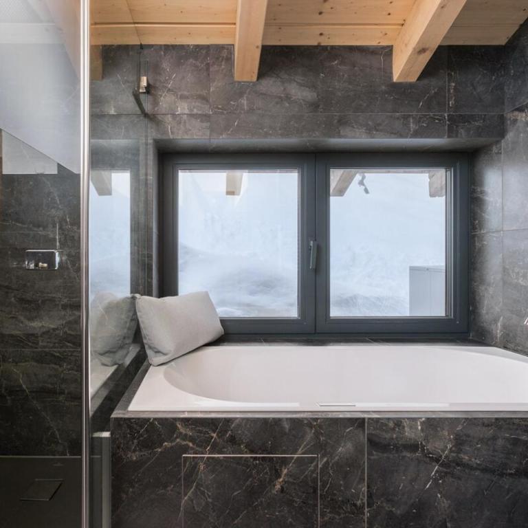 Luxury chalet with panoramic views, sauna, hot tub & cinema - Chalet - 54