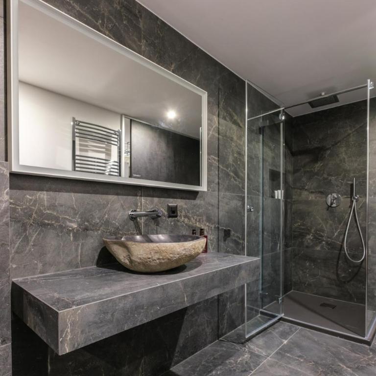 Luxury chalet with panoramic views, sauna, hot tub & cinema - Chalet - 59