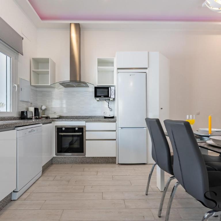 Top Location, 50m from the Beach and Resaurants - Apartment with Terrace - 12