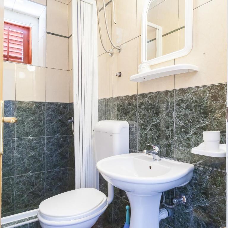 Vila Mitrovic - Economy Dvokrevetna Soba sa Bračnim Krevetom - 3