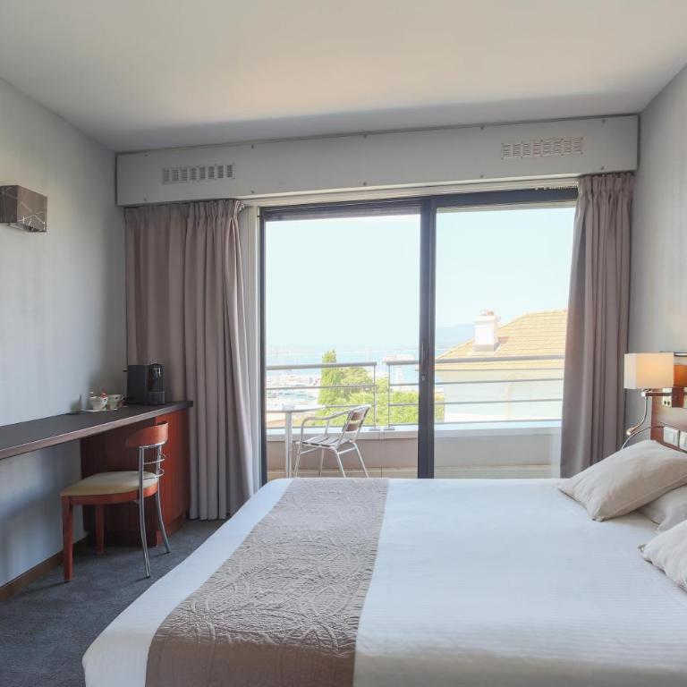 Hotel Brise de Mer - Piscine intérieure & extérieure - Chambre Double ou Lits Jumeaux Confort avec Balcon ou Terrasse - Accès Piscine - 14