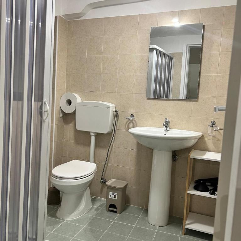 Barcaioli Home2 - Three-Bedroom House - 17